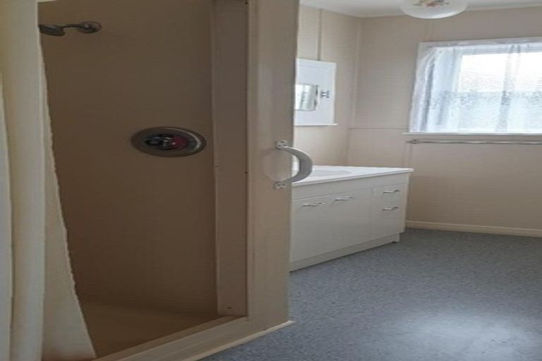 Photo of property in 3 Gloag Street, Waverley, 4510