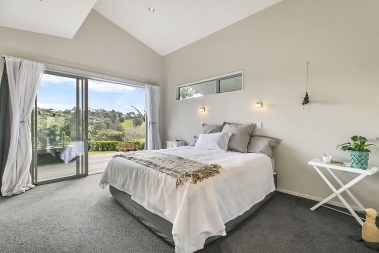 Photo of property in 31 Stillwater Crescent, Stillwater, Silverdale, 0993