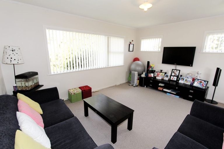 Photo of property in 93 Avondale Road, Avondale, Auckland, 1026