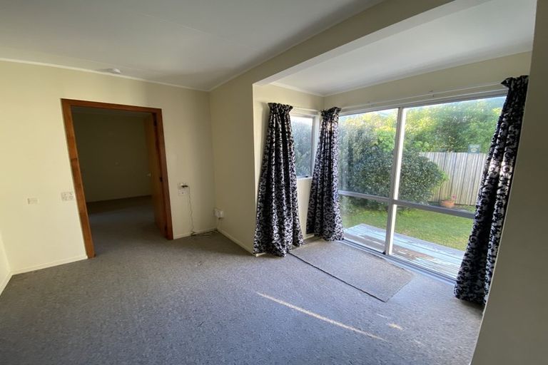 Photo of property in 17 Kapiti Lane, Otaki Beach, Otaki, 5512