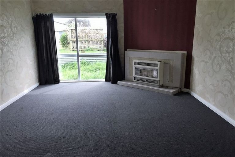 Photo of property in 16 Beach Road, Castlecliff, Whanganui, 4501