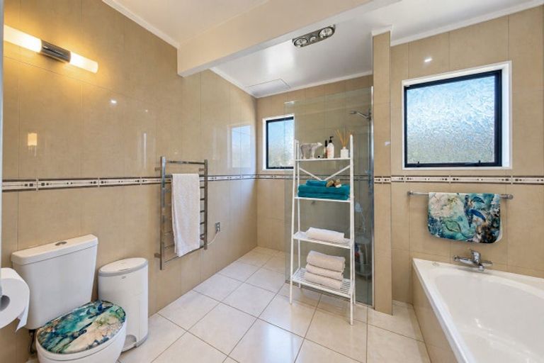 Photo of property in 400 Onemana Drive, Onemana, Whangamata, 3691