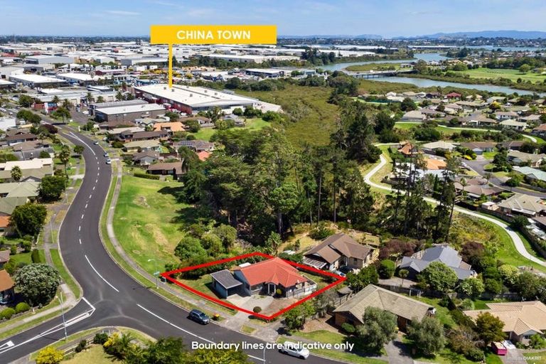 Photo of property in 189 Burswood Drive, Burswood, Auckland, 2013