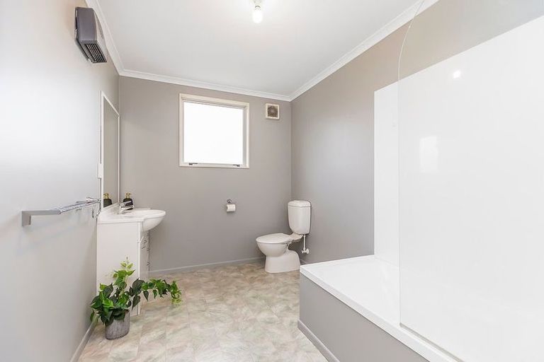 Photo of property in 97a Allington Road, Karori, Wellington, 6012