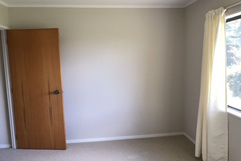 Photo of property in 18 Pinewood Grove, Botany Downs, Auckland, 2010