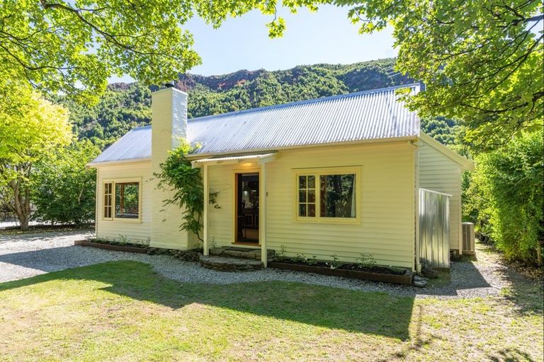 Photo of property in 23 Bedford Street, Arrowtown, 9302