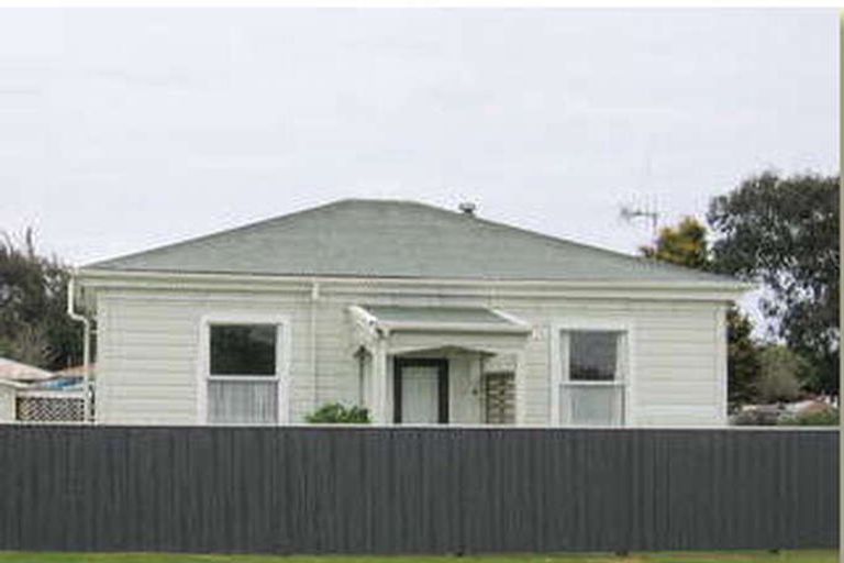 Photo of property in 6-6a Frances Street, Foxton, 4814