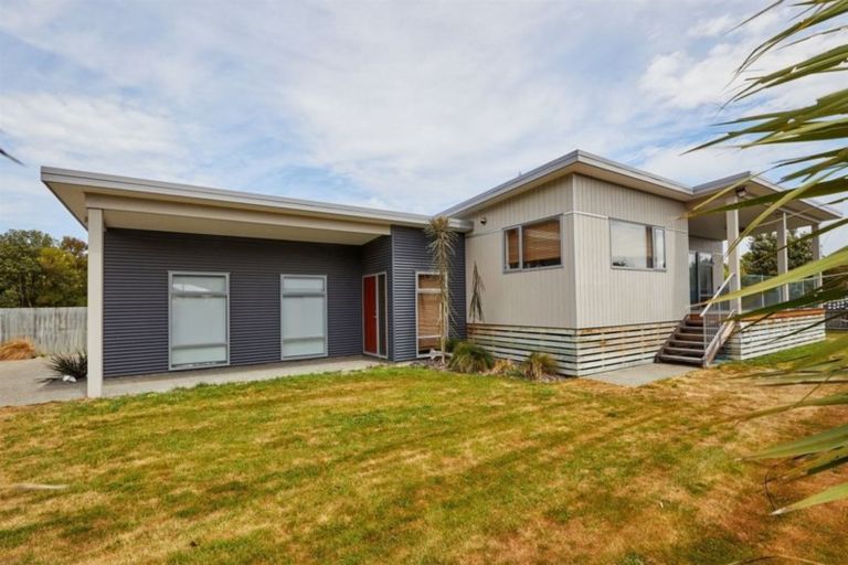 Photo of property in 43 Kotuku Road, South Bay, Kaikoura, 7300