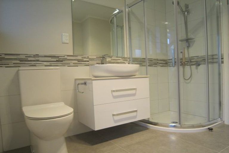 Photo of property in 1/402 Mount Albert Road, Mount Roskill, Auckland, 1041