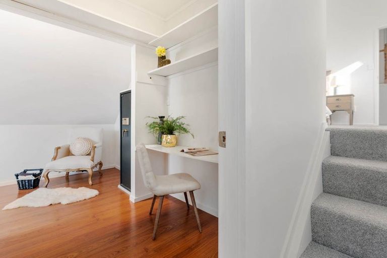 Photo of property in 2/6 Bellbird Rise, Murrays Bay, Auckland, 0630