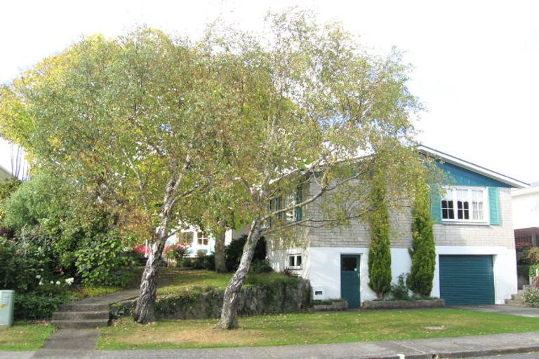 Photo of property in 27 Sunbrae Drive, Silverstream, Upper Hutt, 5019