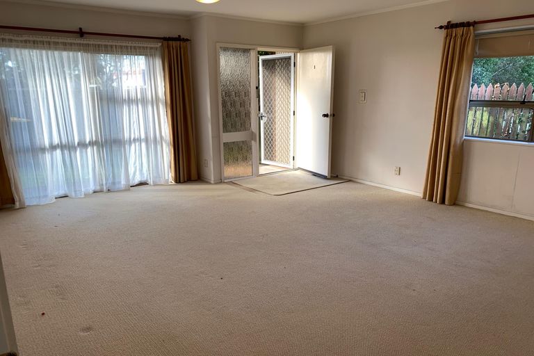 Photo of property in 1/63 Butley Drive, Farm Cove, Auckland, 2012