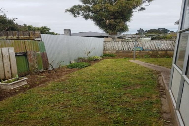 Photo of property in 2/214 Coronation Avenue, Welbourn, New Plymouth, 4310