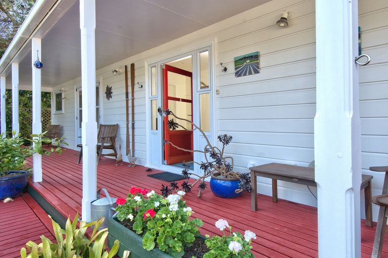 Photo of property in 45a Beaubank Road, Kelston, Auckland, 0602