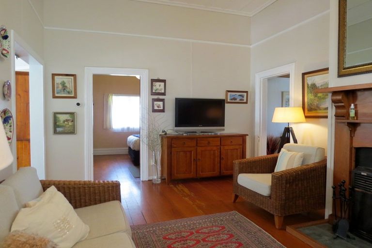 Photo of property in 80 Watt Street, Coromandel, 3506