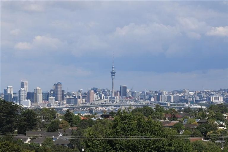 Photo of property in 12 City View Terrace, Birkenhead, Auckland, 0626