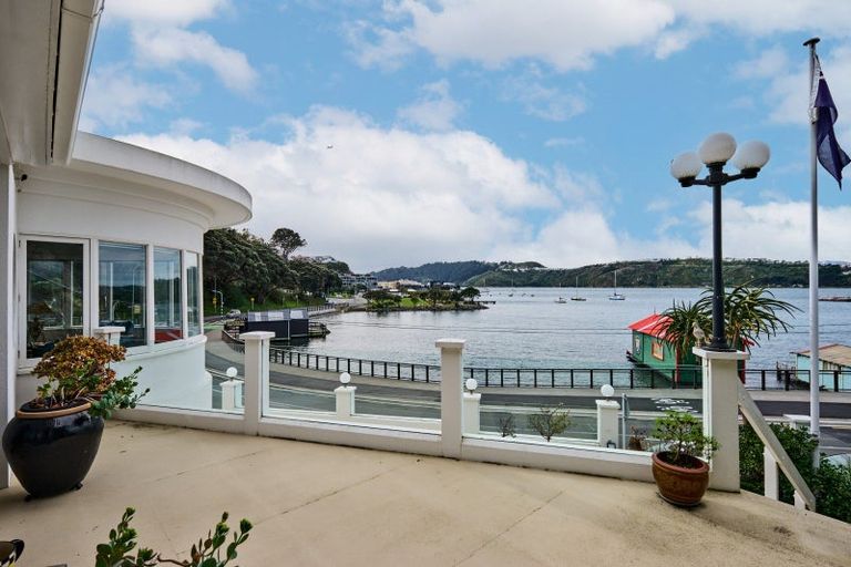 Photo of property in 412 Evans Bay Parade, Hataitai, Wellington, 6021