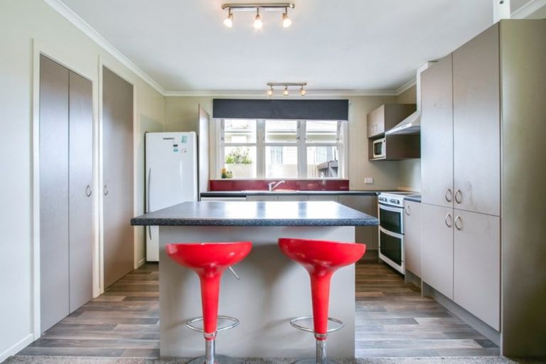 Photo of property in 6 Williams Street, Marewa, Napier, 4110