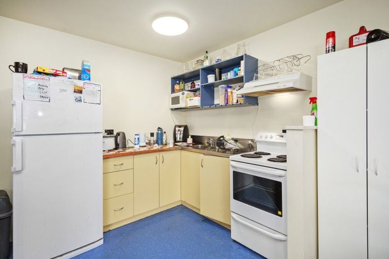 Photo of property in Basin Reserve Complex, 48/4 Sussex Street, Mount Cook, Wellington, 6021