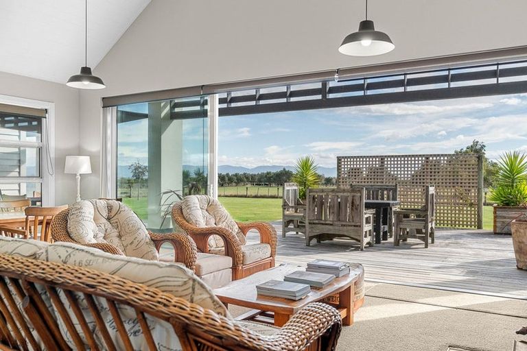 Photo of property in 104 White Rock Road, Martinborough, 5781