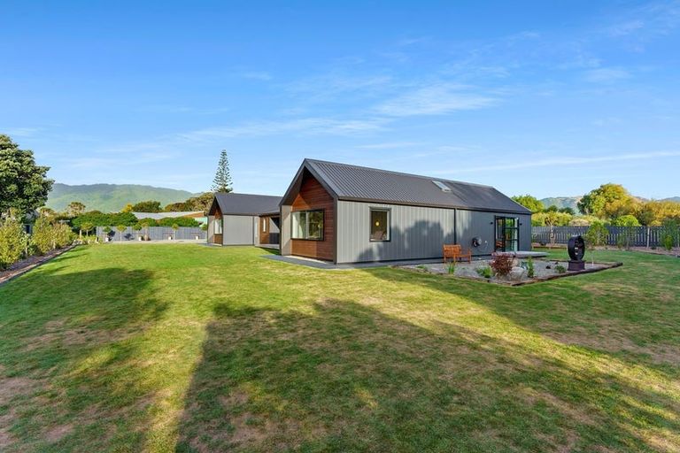 Photo of property in 5 Bressay Way, Waikanae, 5036