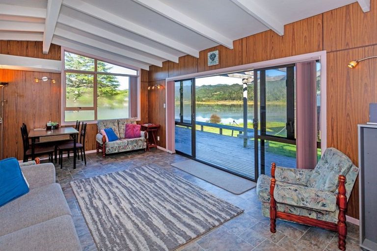 Photo of property in 18 Daphne Road, Tairua, 3508