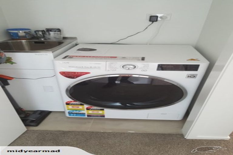 Photo of property in 1/86 Hurlstone Drive, Waiwhakaiho, New Plymouth, 4312