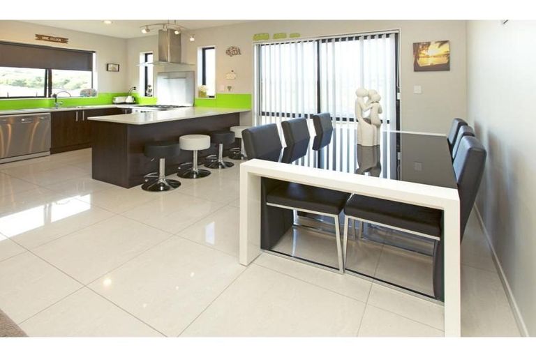 Photo of property in 114 Voyager Drive, Gulf Harbour, Whangaparaoa, 0930