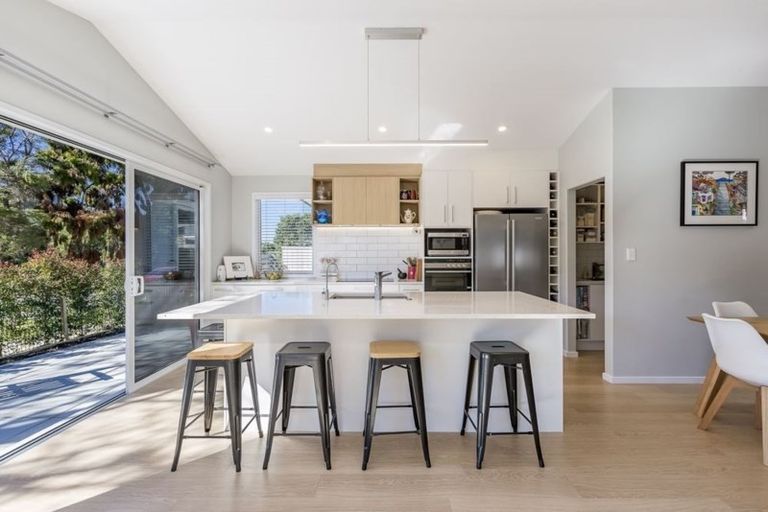 Photo of property in 16 Trevally Place, Snells Beach, 0920