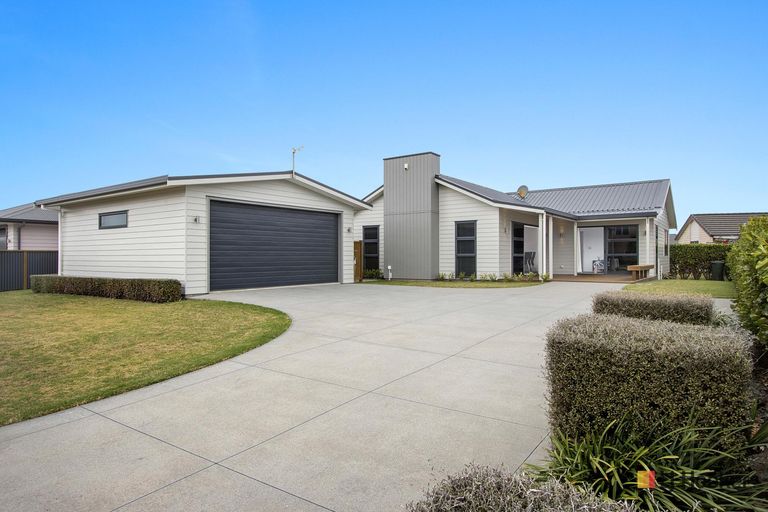 Photo of property in 23 Surfers Avenue, Waihi Beach, 3611