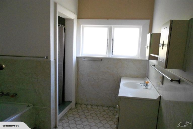 Photo of property in 2/110 Rattray Street, Riccarton, Christchurch, 8041