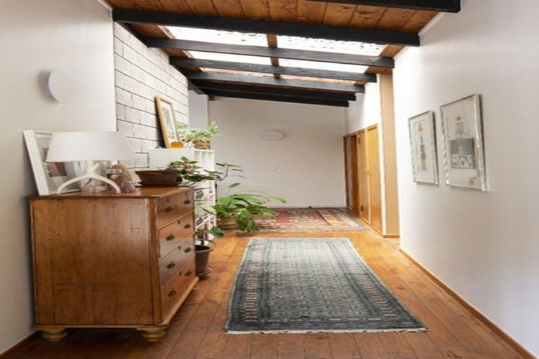 Photo of property in 20 Glenelg Road, Red Beach, 0932