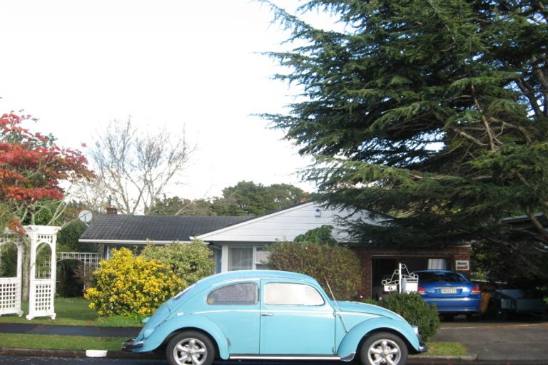 Photo of property in 6 Freshney Place, Hillpark, Auckland, 2102