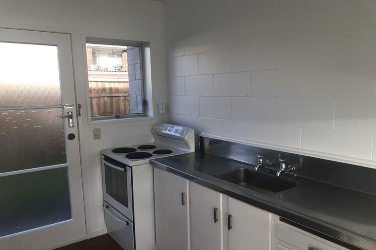 Photo of property in 12 Margaret Road, Papatoetoe, Auckland, 2025