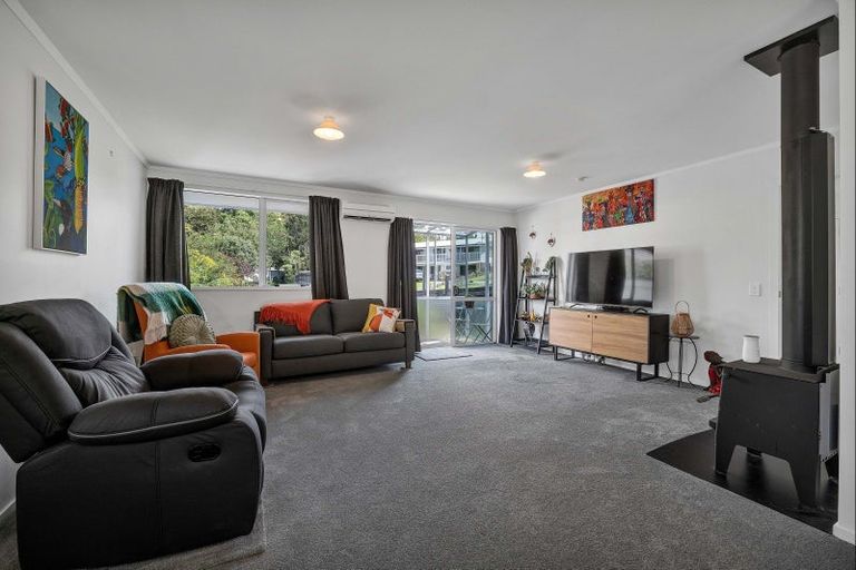 Photo of property in 6a Shaldon Crescent, Blagdon, New Plymouth, 4310