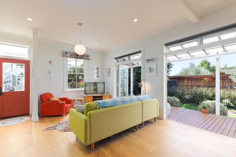 Photo of property in 11 Charlotte Lane, Brightwater, 7022