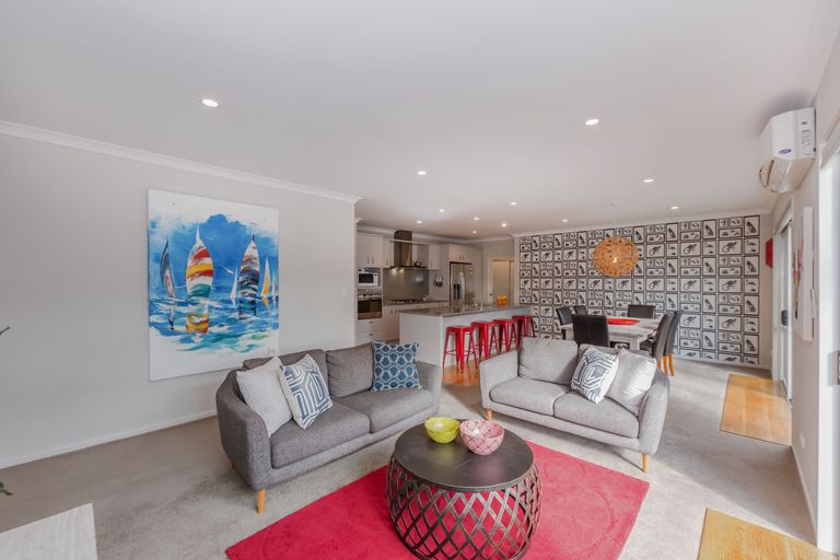 Photo of property in 6 Whares Court, Silverdale, 0932