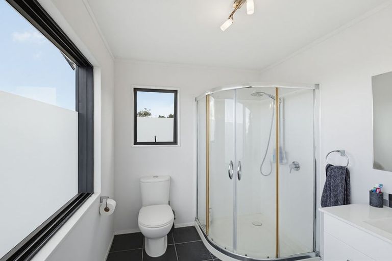 Photo of property in 57 John Dee Crescent, Red Beach, 0932