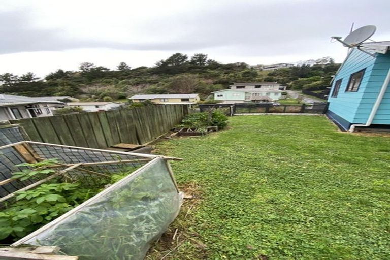 Photo of property in 33 Omapere Street, Whitby, Porirua, 5024