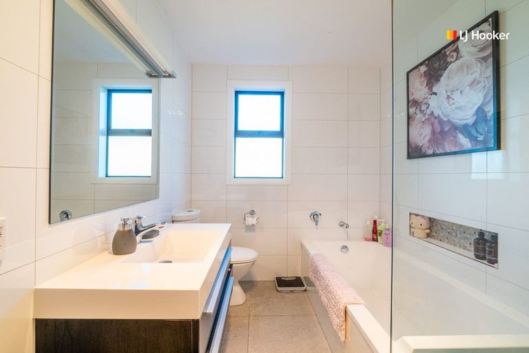 Photo of property in 27 Church Hill Road, Green Island, Dunedin, 9018