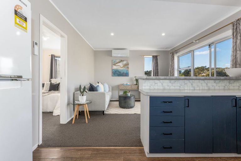 Photo of property in 2a Colchester Crescent, Newlands, Wellington, 6037