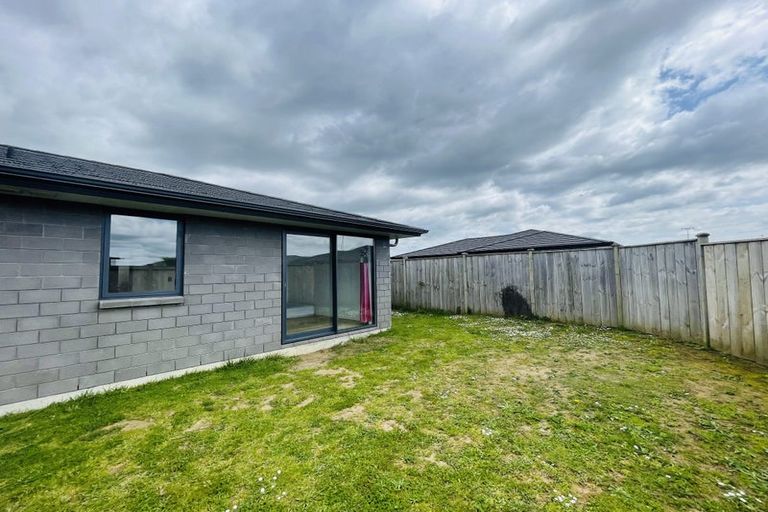 Photo of property in 11 Tauroa Drive, Tuakau, 2121