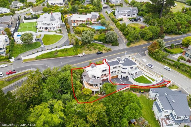 Photo of property in 32 Dyers Pass Road, Cashmere, Christchurch, 8022