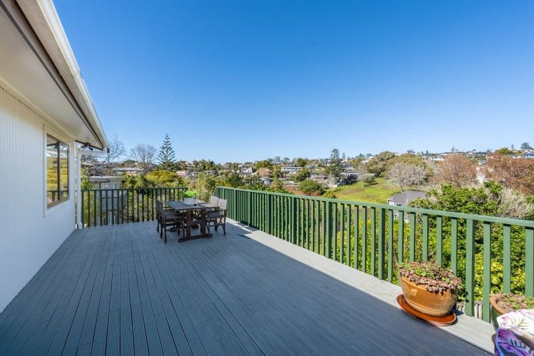 Photo of property in 10 Oliver Twist Avenue, Mellons Bay, Auckland, 2014