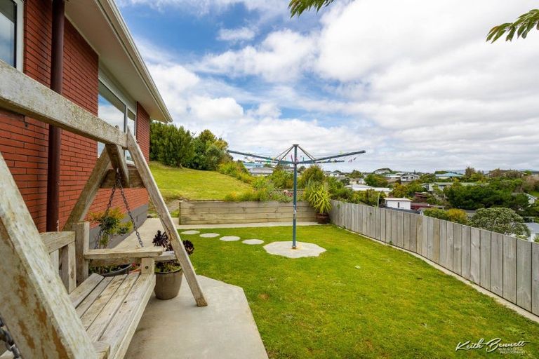 Photo of property in 39 Oakleigh Street, Maungaraki, Lower Hutt, 5010