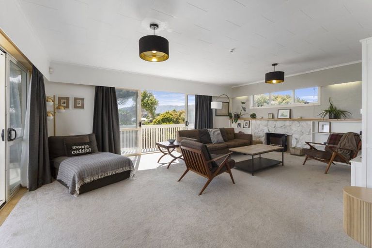 Photo of property in 67 Queens Road, Waikanae Beach, Waikanae, 5036