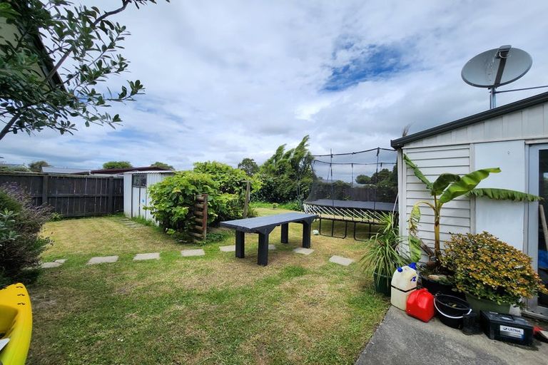 Photo of property in 60 Burundi Avenue, Clendon Park, Auckland, 2103