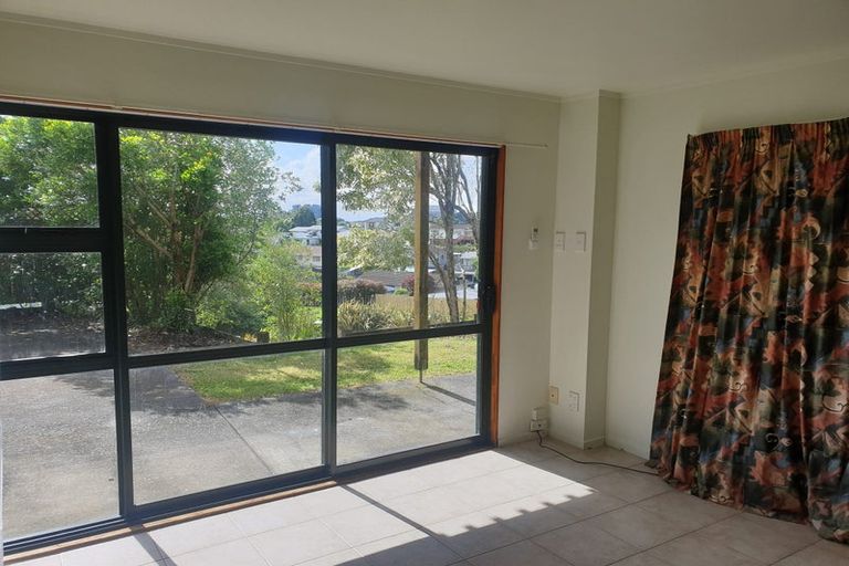 Photo of property in 38 Banyan Drive, Totara Heights, Auckland, 2105