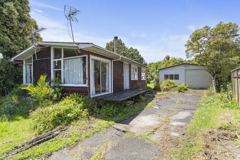 Photo of property in 5 Barnfield Place, Glendene, Auckland, 0602