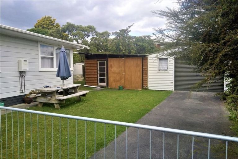 Photo of property in 11 Halberg Street, Papakura, 2110